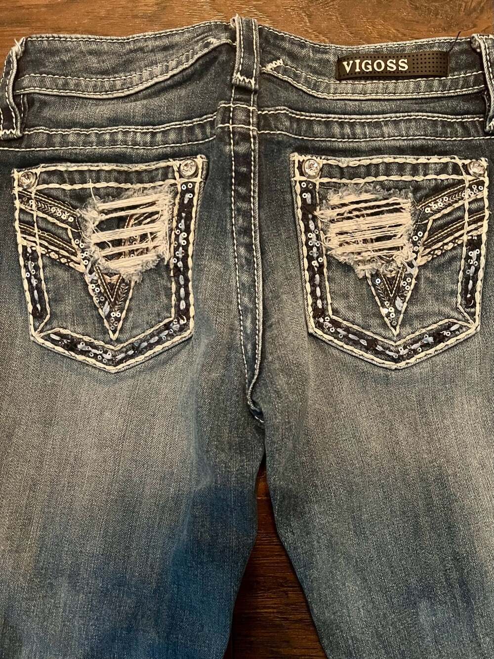 VIGOSS Size W25 L29 Classic Fit Georgia Skinny Jeans
Free T-Shirt with purchase!